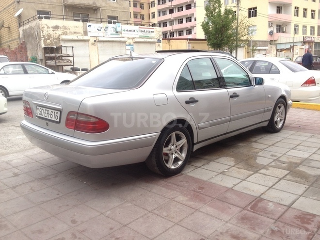 Mercedes E 240 1999, 350,000 km - 2.4 л - Bakı