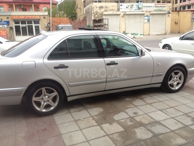 Mercedes E 240 1999, 350,000 km - 2.4 л - Bakı