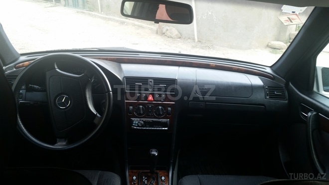 Mercedes C 200 1999, 132,000 km - 2.0 л - Bakı