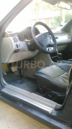 Mercedes E 200 1998, 380,000 km - 2.0 l - Bakı