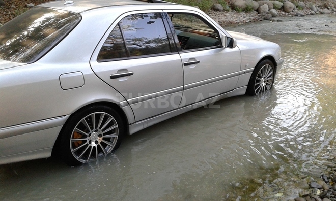 Mercedes C 280 1998, 319,000 km - 0.3 l - Astara