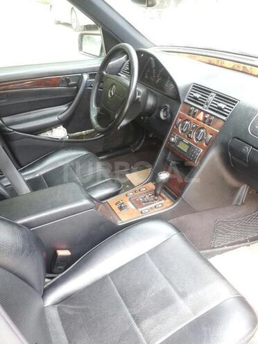 Mercedes C 230 1999, 215,000 km - 2.3 l - Bakı