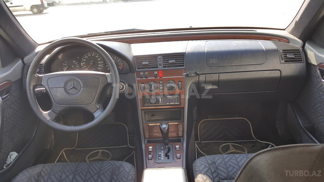 Mercedes C 220 1994, 321,741 km - 2.2 l - Bakı