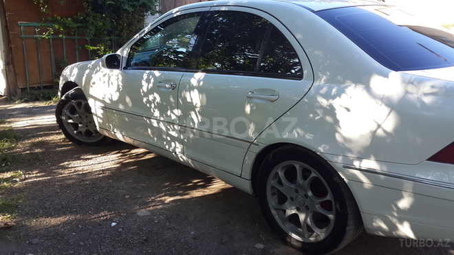 Mercedes C 200 2001, 240,000 km - 0.2 l - Bakı