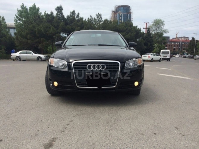 Audi A4 2005, 82,000 km - 2.0 l - Bakı