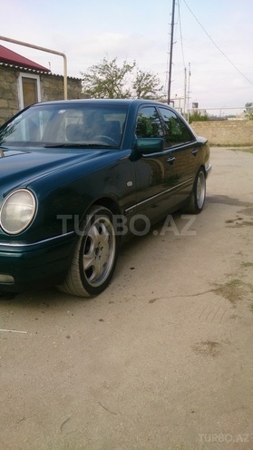 Mercedes E 240 1998, 268,000 km - 2.4 l - Bakı