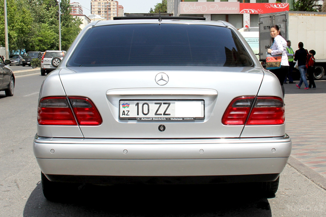Mercedes E 280 1998, 265,000 km - 2.8 l - Bakı