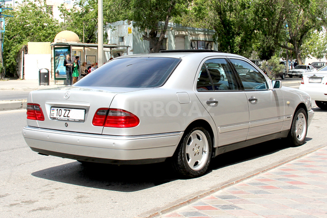 Mercedes E 280 1998, 265,000 km - 2.8 l - Bakı