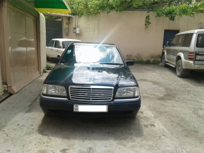 Mercedes C 180 1994, 260,000 km - 1.8 l - Gəncə
