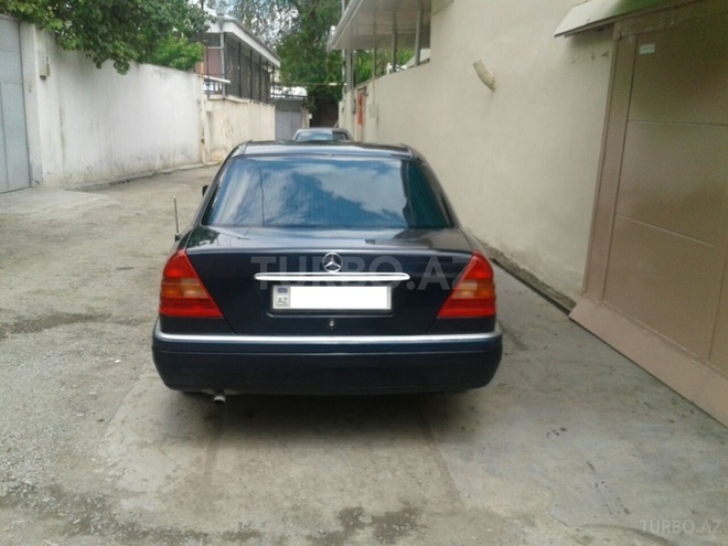 Mercedes C 180 1994, 260,000 km - 1.8 l - Gəncə