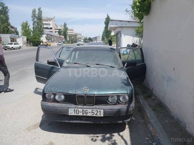 BMW 318 1984, 220,000 km - 1.8 l - Bakı