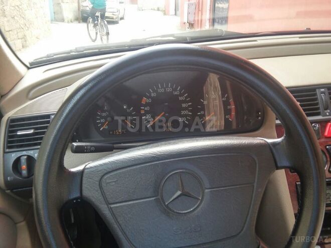 Mercedes C 220 1999, 230,000 km - 2.2 l - Bakı
