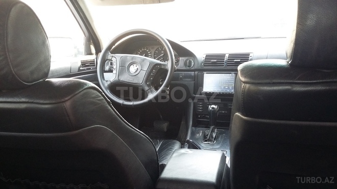 BMW 523 1997, 318,000 km - 2.3 l - Bakı