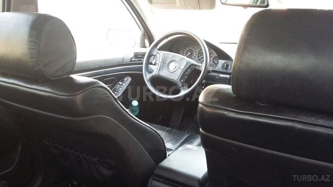 BMW 523 1997, 318,000 km - 2.3 l - Bakı