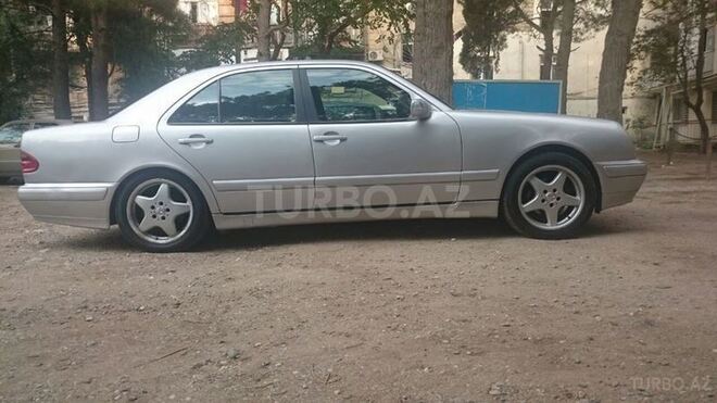 Mercedes E 220 2002, 277,479 km - 2.2 l - Bakı