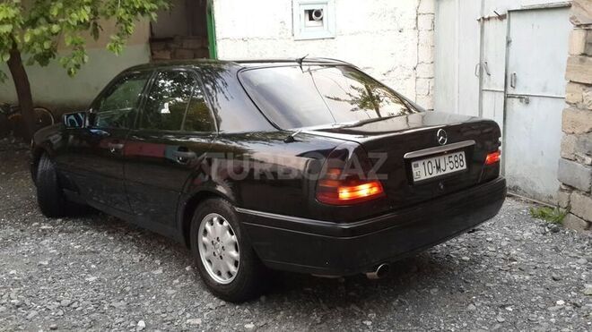 Mercedes C 220 1996, 256,486 km - 2.2 l - İsmayıllı