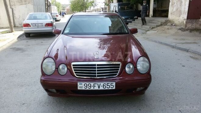 Mercedes E 220 2000, 285,000 km - 2.2 л - Bakı