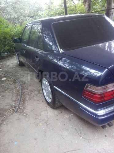 Mercedes E 300 1990, 286,500 km - 3.0 l - Bakı