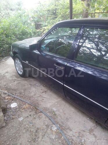 Mercedes E 300 1990, 286,500 km - 3.0 l - Bakı