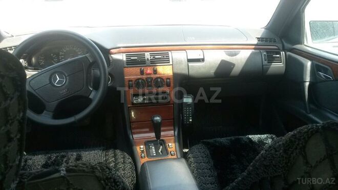 Mercedes E 230 1995, 300,000 km - 2.3 l - Bakı