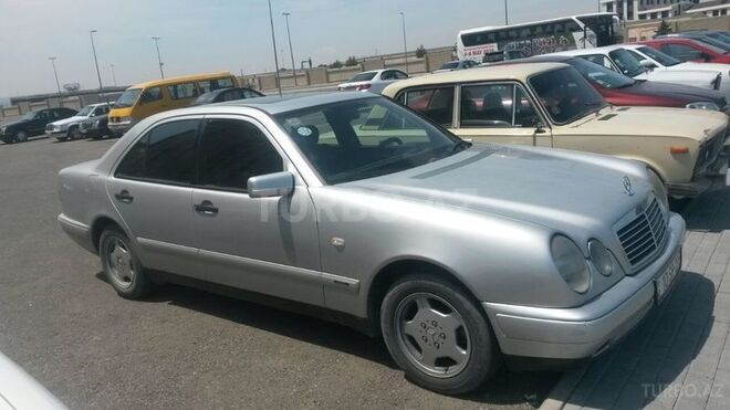 Mercedes E 230 1995, 300,000 km - 2.3 l - Bakı