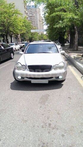 Mercedes C 180 2003, 240,000 km - 2.0 l - Bakı