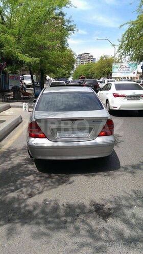 Mercedes C 180 2003, 240,000 km - 2.0 l - Bakı