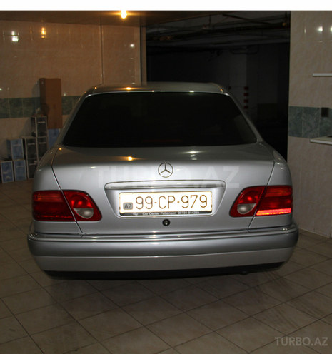 Mercedes E 240 1999, 169,000 km - 2.4 l - Bakı