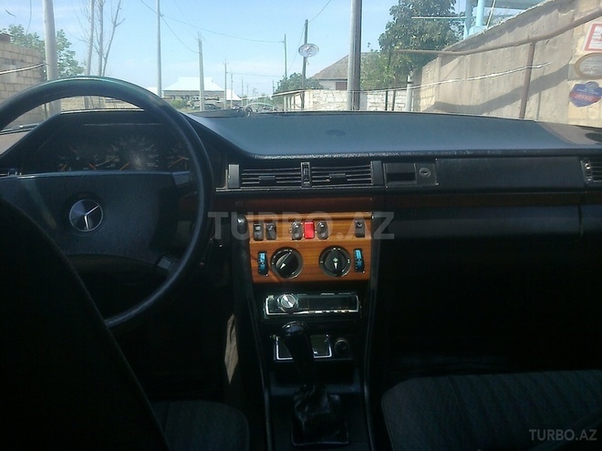 Mercedes E 230 1992, 250,000 km - 2.3 л - Kürdəmir