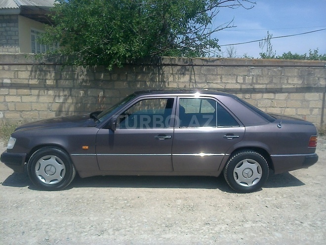 Mercedes E 230 1992, 250,000 km - 2.3 л - Kürdəmir