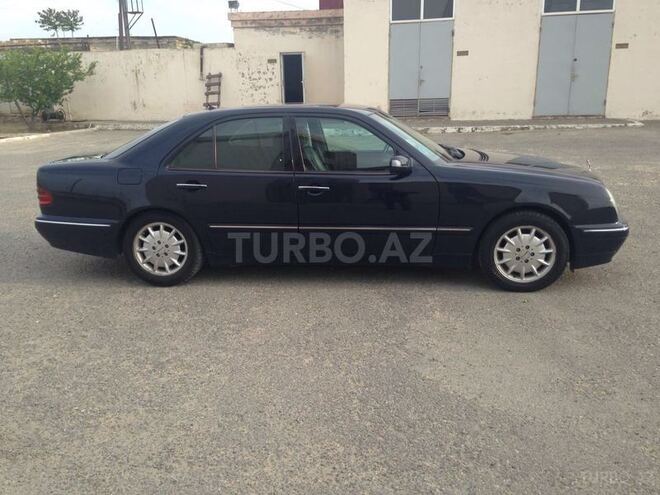 Mercedes E 270 1999, 216,000 km - 2.7 l - Bakı
