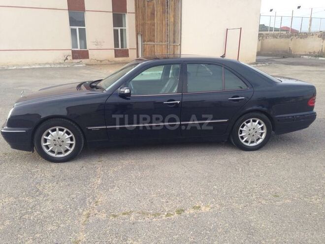 Mercedes E 270 1999, 216,000 km - 2.7 l - Bakı