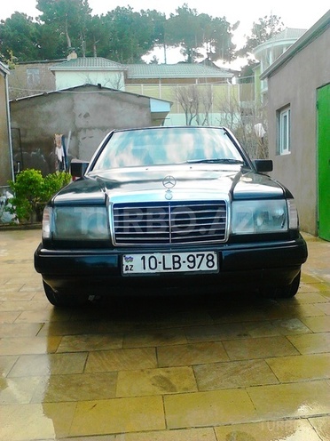 Mercedes E 230 1985, 170,000 km - 2.3 l - Bakı