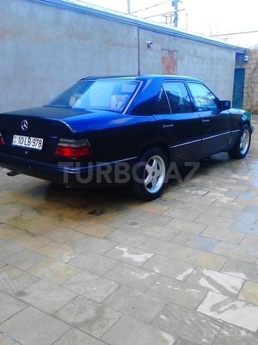 Mercedes E 230 1985, 170,000 km - 2.3 l - Bakı
