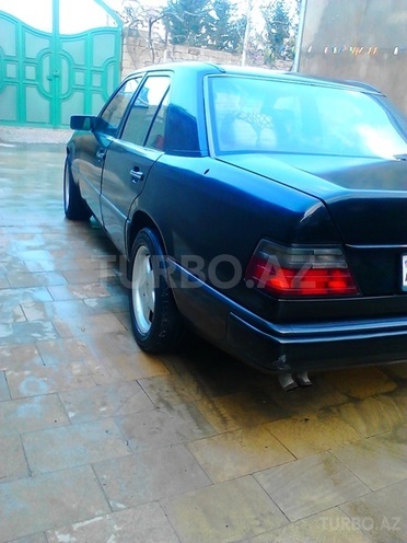 Mercedes E 230 1985, 170,000 km - 2.3 l - Bakı