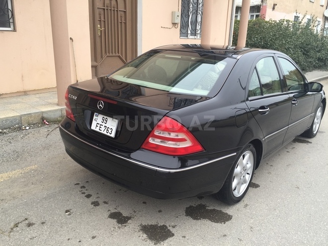 Mercedes C 240 2003, 206,500 km - 2.6 л - Quba