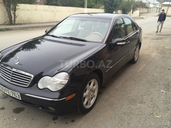 Mercedes C 240 2003, 206,500 km - 2.6 л - Quba