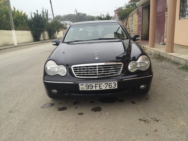 Mercedes C 240 2003, 206,500 km - 2.6 л - Quba