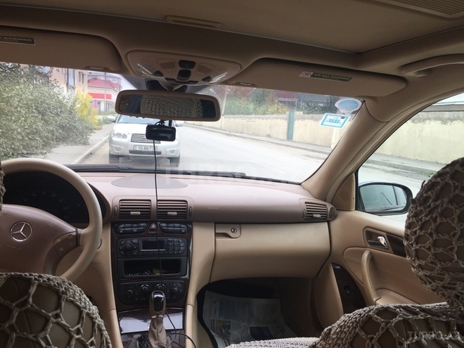 Mercedes C 240 2003, 206,500 km - 2.6 л - Quba