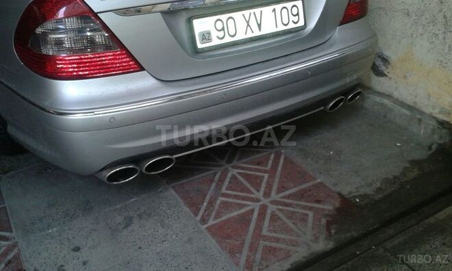 Mercedes E 240 2003, 222,439 km - 2.6 l - Bakı