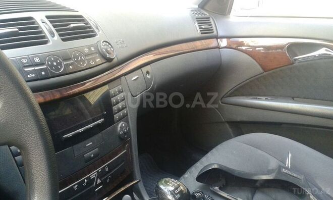 Mercedes E 240 2003, 222,439 km - 2.6 l - Bakı