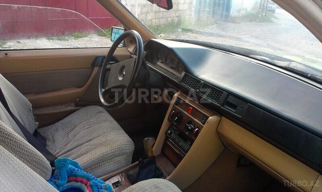 Mercedes E 230 1985, 1,234,544 km - 2.3 l - Bakı