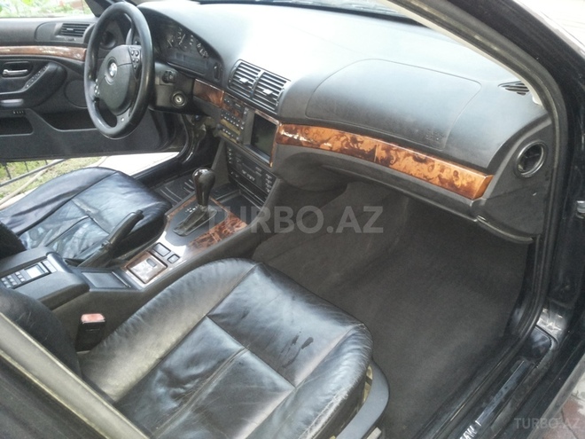 BMW 528 2000, 300,000 km - 2.8 l - Bakı
