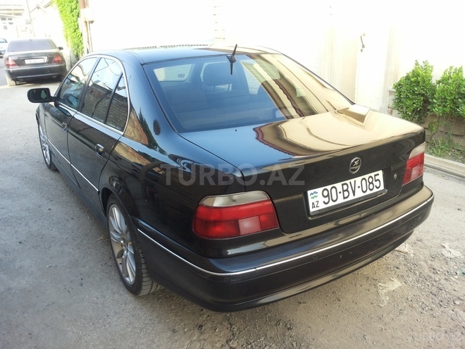 BMW 528 2000, 300,000 km - 2.8 l - Bakı