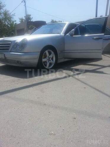 Mercedes E 240 1999, 280,000 km - 2.4 l - Bakı