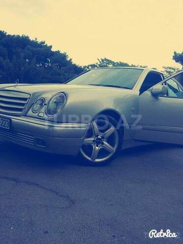 Mercedes E 240 1999, 280,000 km - 2.4 l - Bakı