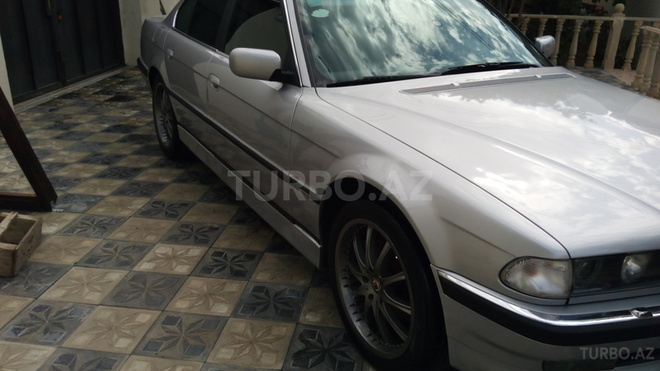 BMW 740 1996, 265,000 km - 4.4 l - Bakı