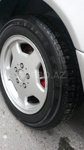 Mercedes E 230 1995, 340,000 km - 2.3 l - Bakı