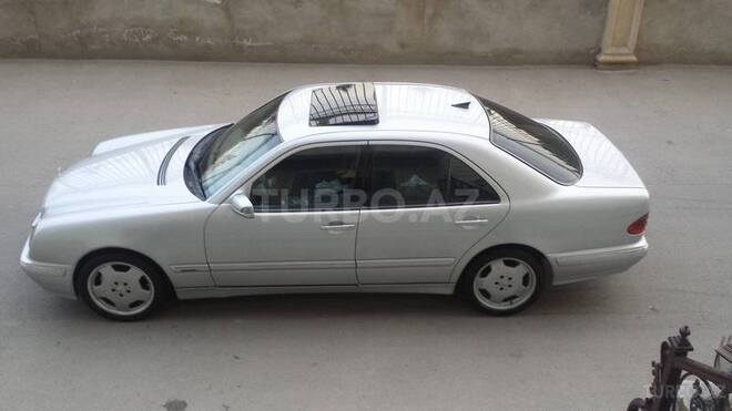 Mercedes E 270 1999, 295,000 km - 2.7 л - Bakı