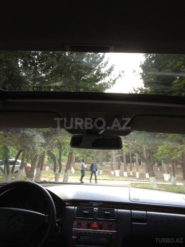 Mercedes E 240 1998, 243,450 km - 2.4 l - Sumqayıt